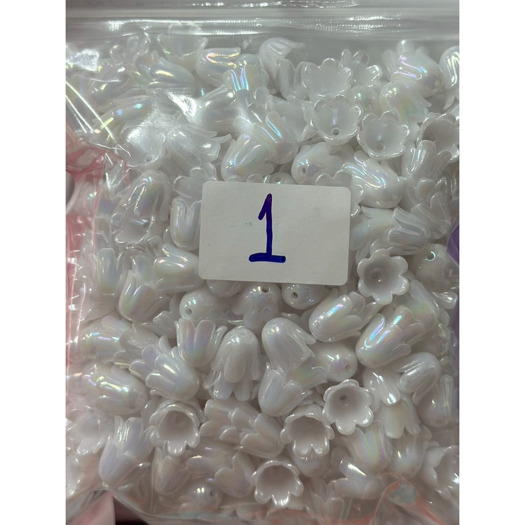 ลูกปัดดอกบัวดินเคลือบรุ้ง 100 กรัม