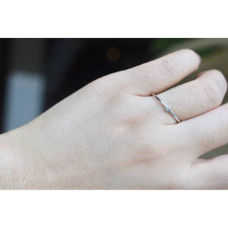 แหวนเงินแท้ 925 ชุบทองคำขาว ประดับเพชร CZ Swiss Diamond [ รุ่น lyn - Allure Jewelry ]