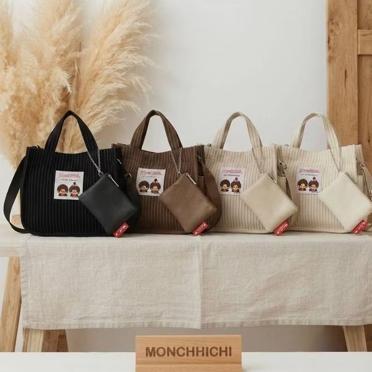 กระเป๋าถือ สะพายคาด กระเป๋าใส่เหรียญ Monchhichi งานญี่ปุ่น ขนาด 24x22x12cm ราคา 379 บาท