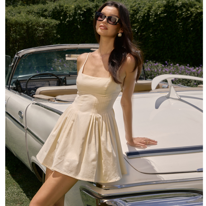 MISS MODERN - Tulin Mini Dress เดรสสายเดี่ยว เดรสสั้น ผ้าลินิน ชุดไปเที่ยว ชุดไปคาเฟ่ ดินเนอร์