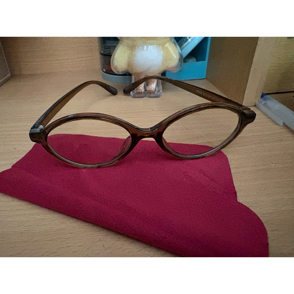 ส่งต่อ แว่น Plume.bkk Hika สีน้ำตาล กรองแสงฟ้า ผ่านการใช้งาน ใส่ไม่บ่อยค่ะ