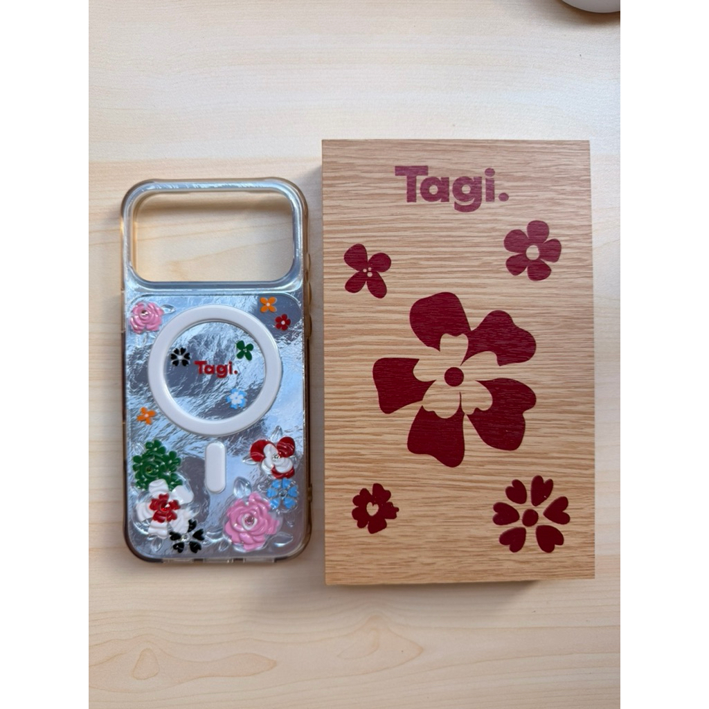 Tagi เคส MagSafe iPhone 17 Pro Max ลายดอกไม้ ของแท้ สภาพดี กล่องครบ