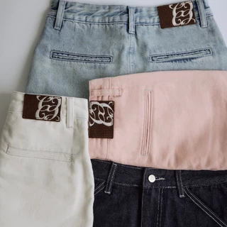 CHUUCHOP - Auburn Denim Skirt กระโปรงยีนส์เอวสูง ทรงสวยแมทช์ง่าย เก็บสัดส่วนได้ดี พร้อมซับกางเกง (C8610)