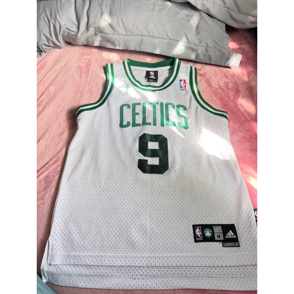 เสื้อบาสเกตบอล Adidas ของทีม Boston Celtics รุ่น Swingman สีขาวของผู้เล่น Rajon Rondo เบอร์ 9 มือสอง