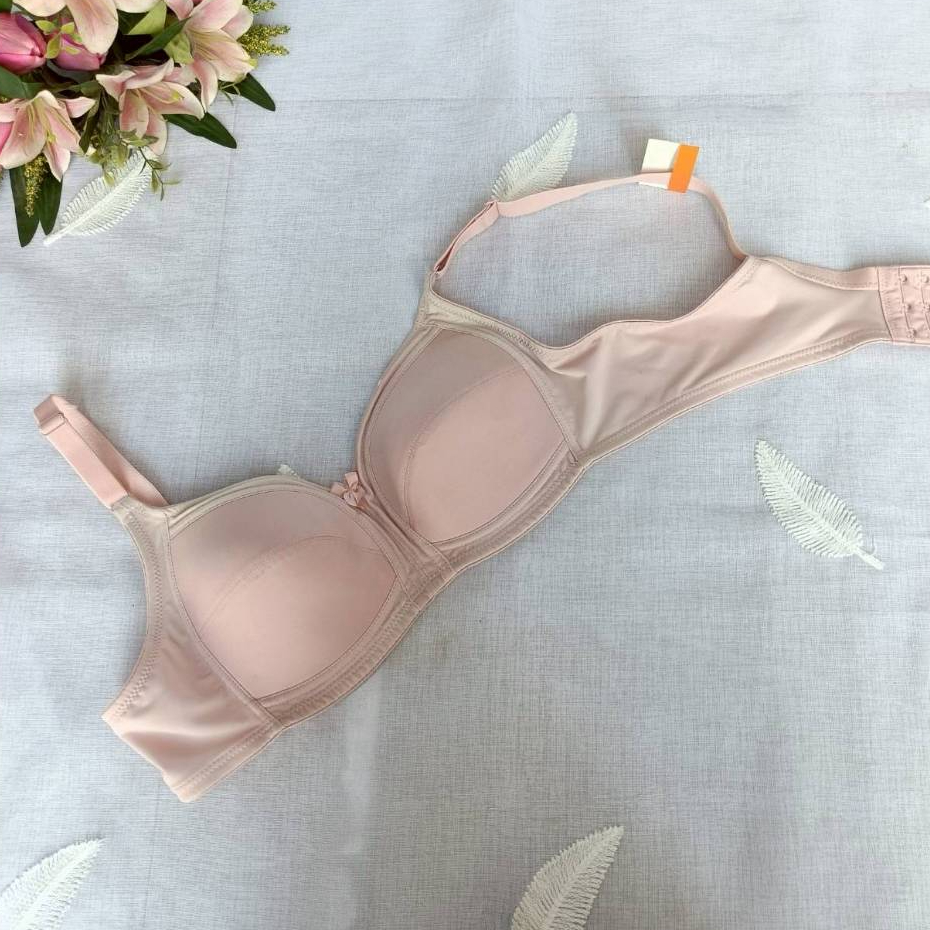 💜Wacoal WB9M34    บราไม่มีโครง ฟองบาง  บราตะขอหลัง