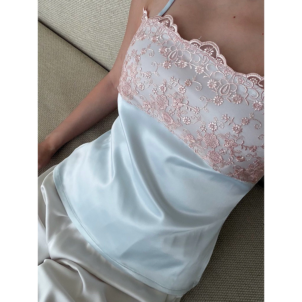 notsoordinary - innocent lace top *เฉพาะเสื้อ* สายเดี่ยวลูกไม้ผ้าซาตินเก็บทรงเข้าเอว