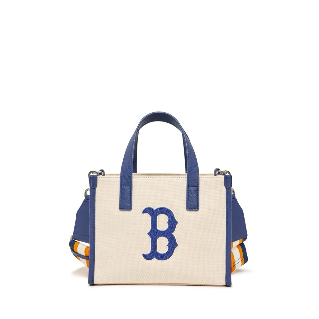 กระเป๋าลายBbตราpt.มีให้เลือกหลายแบบในตัวเลือกซื้อพร้อมส่งคาบ