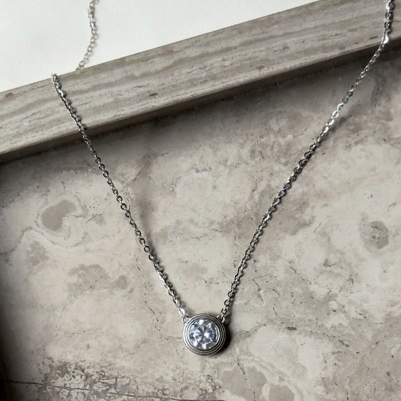 ptrn&co | Charlotte Necklace - NK03. สร้อยคอจี้วงกลมกรอบเงิน