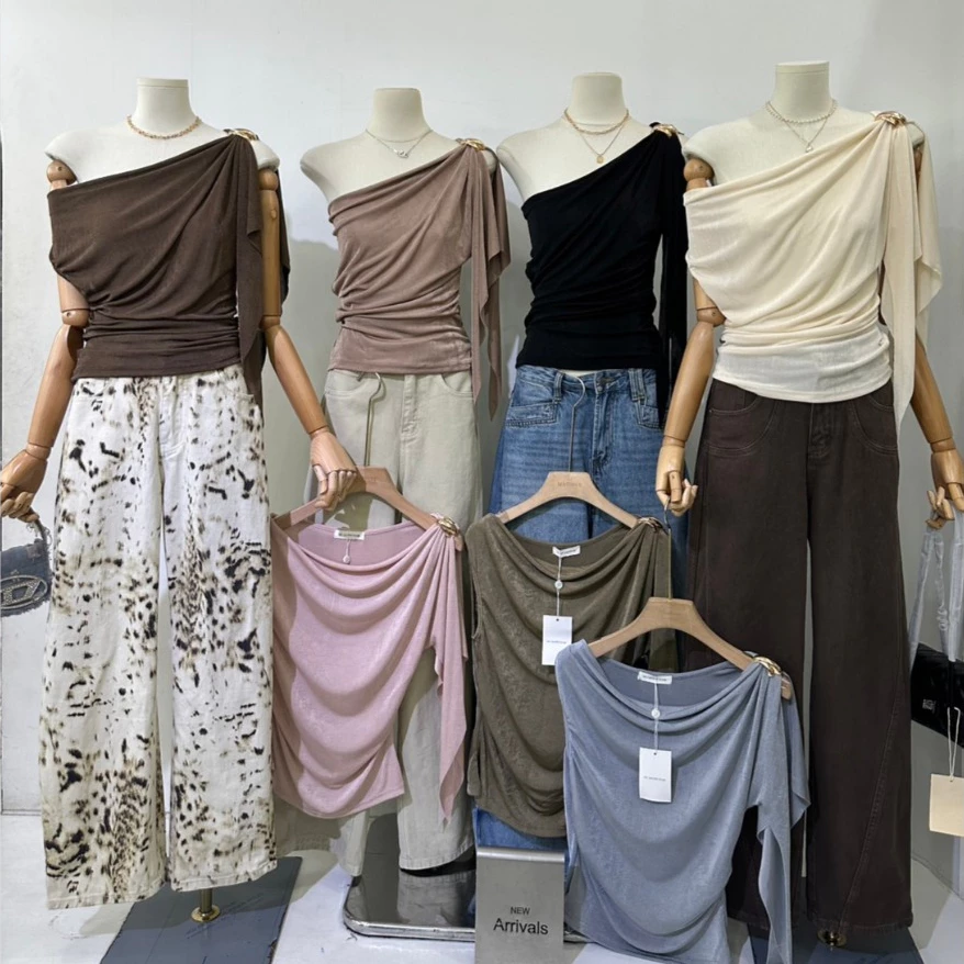M2234 เสื้อรุ่นใหม่สไตล์เกาหลี ดีเทลไหล่เฉียง เสื้อที่สาวๆ ต้องมีติดตู้! ใส่แล้วดูแพง ดูเซ็กซี่แบบมีคลาส