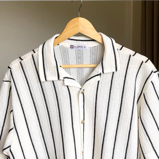Knit hawaii / เสื้อเชิ้ตถักแขนสั้น ลายทางเส้นเล็ก พื้นขาว เส้นดำ , พื้นครีม เส้นน้ำตาล / Clothing Man