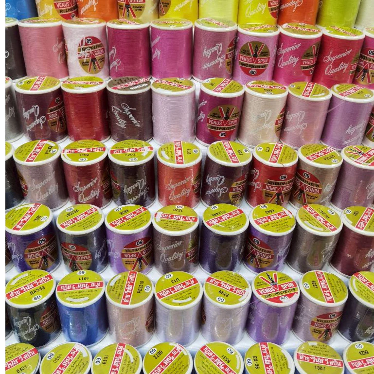 ด้ายวีนัสVENUS (ฉลากสีแดง ) ขนาด550เมตร เบอร์ 60 คละสี เหมาะสำหรับเย็บผ้า