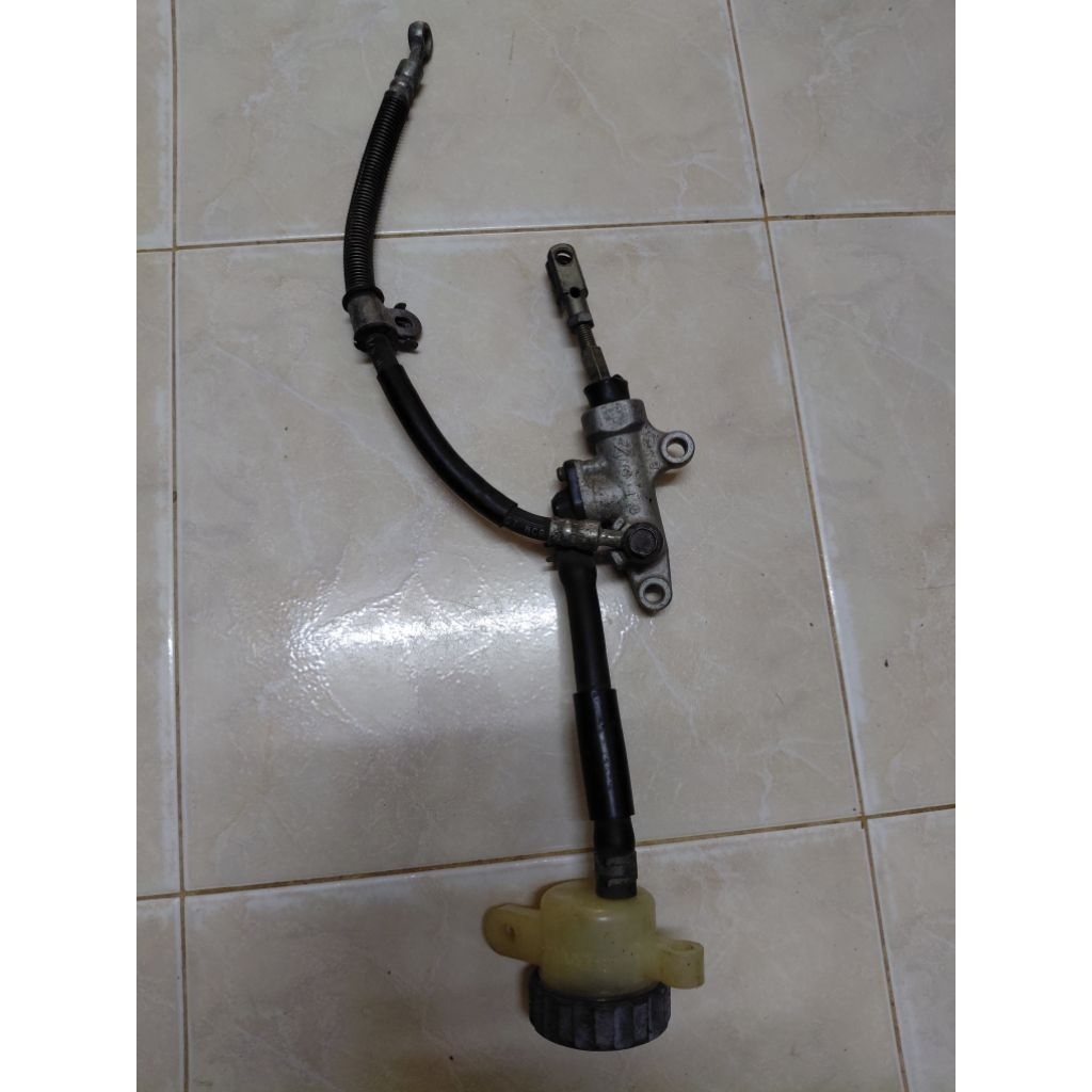 ชุดปั๊มกระทุ้งหลัง Yamaha RD250 ,RZ250 อะไหล่เก่ายี่ปุ่น ตามสภาพ
