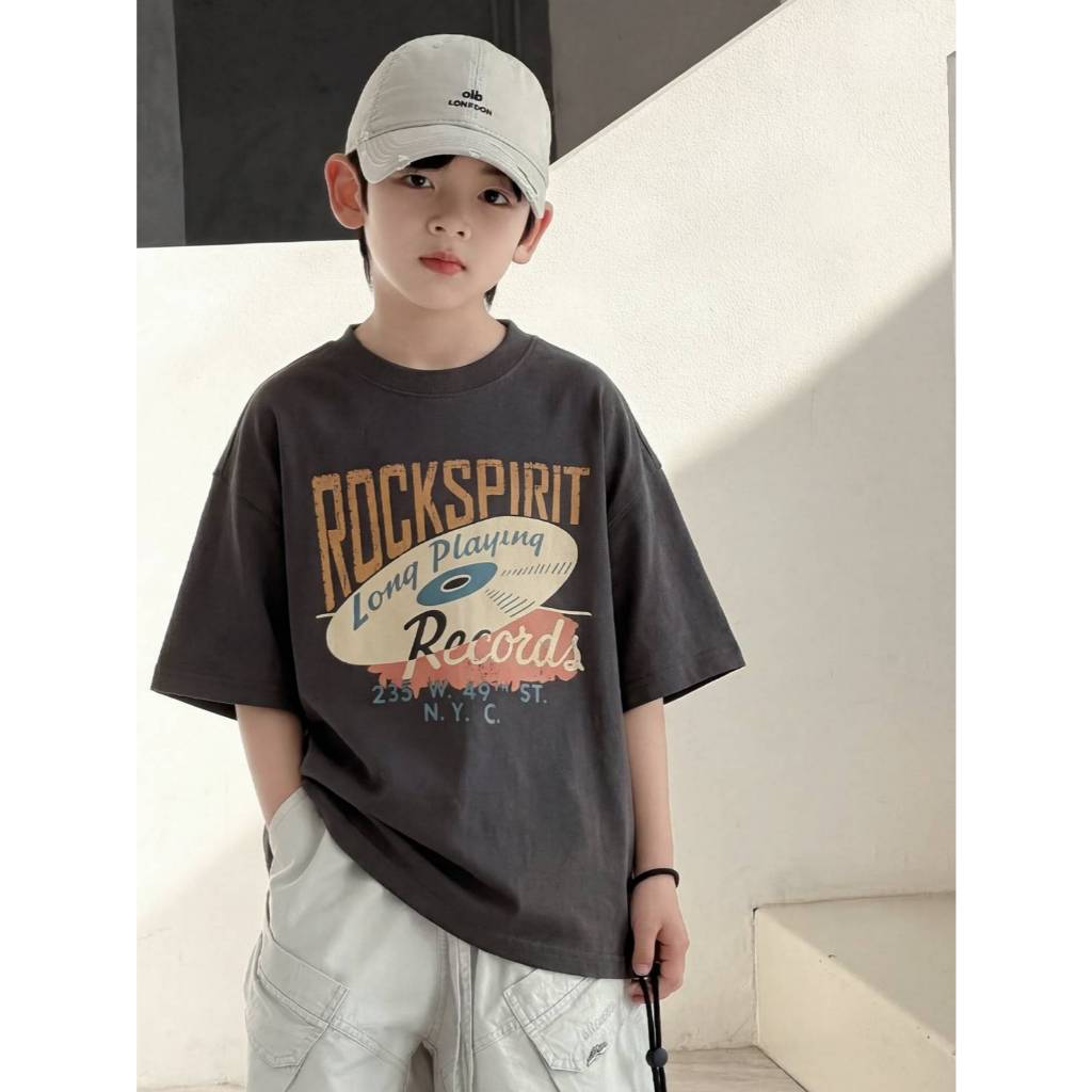 [ส่งไวจากไทย] *แค่เสื้อ* เสื้อยืดแขนสั้นเด็ก เสื้อยืดเด็กโต ทรงโอเวอร์ไซส์ สกรีนRockspirit สีเทาเท่ๆ เหมาะสำหรับ 5-14 ปี