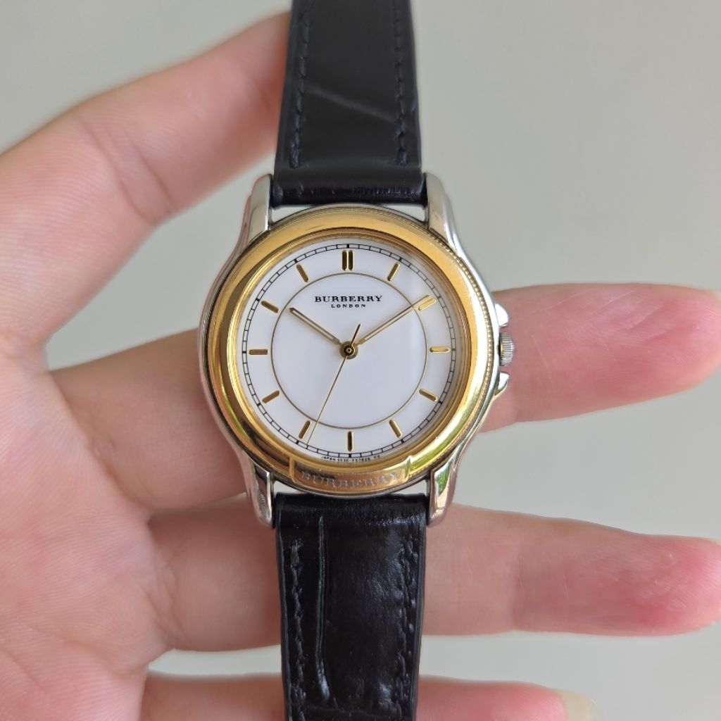นาฬิกา Burberry มือสองของแท้ 100%