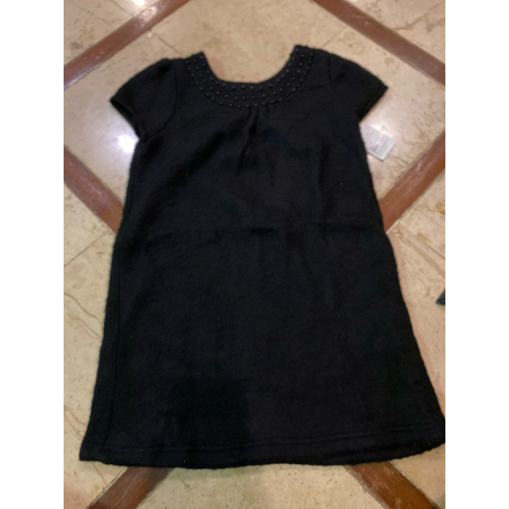 (C93)เดรสสั้นกันหนาว สีดำคอลูกปัด คนอก34-36ใส่ได้