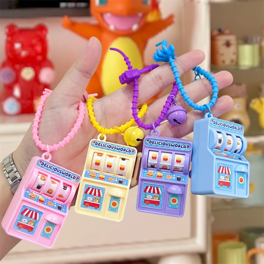 พวงกุญแจ ตู้หมุน สุ่มสี พวงกุญแจของเล่น เครื่องเล่นมินิ พร้อมส่ง
