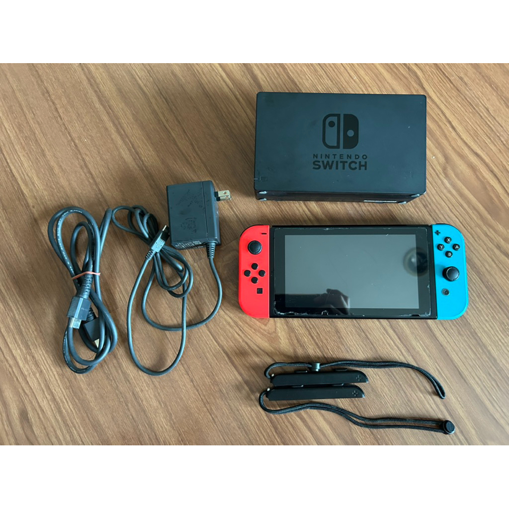 Nintendo Switch Console พร้อมอุปกรณ์ครบ พร้อมเล่น