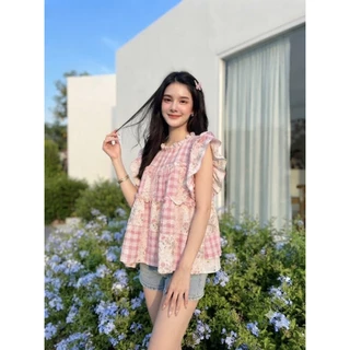 ป้าย Lilly เสื้อผ้าคอจีบต่อชั้นระบายแขน 2 ชั้น ผ้าบับเบิ้ลพิมพ์ลาย อก 41 นิ้ว ยาว 23 นิ้ว