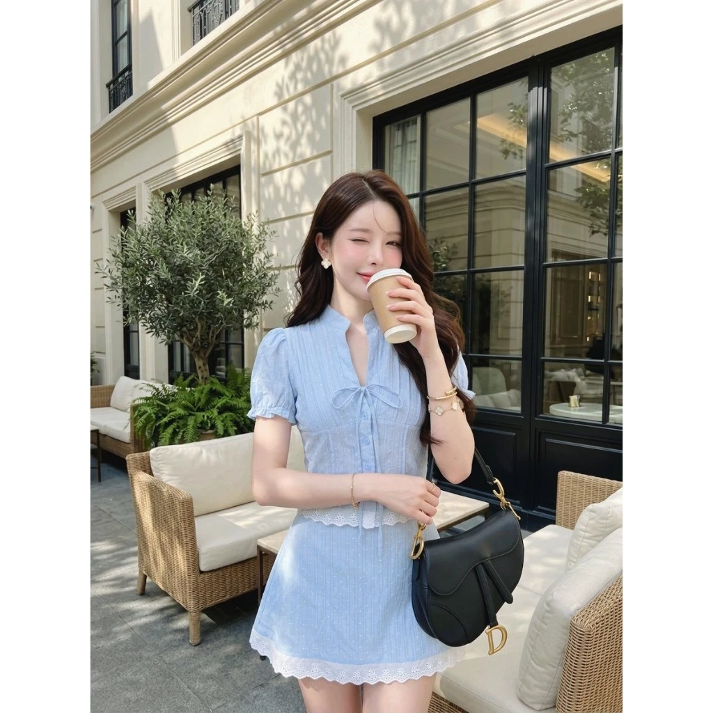 [LISA] W0001ชุดเซ็ตเสื้อคอจีนแขนตุ๊กตาดีเทลกระดุมหน้าสายผูกโบว์ลายโพกาดอทกระโปรงชายลูกไม้ ลุคคุณ ใส่ออกงาน ดินเนอร์