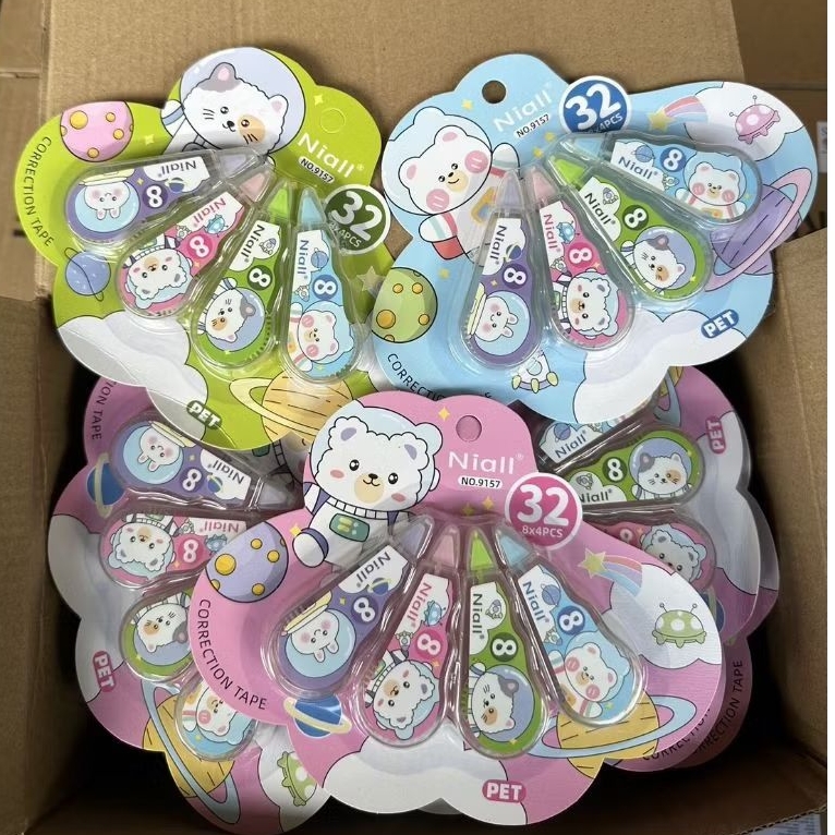เทปลบคำผิดในแผง 1 แผงมี 4ชิ้นราคาต่อ 12 แผง