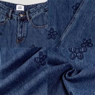 Paloy - PL6376 Poppy Jeans กางเกงยีนส์ ทรงกระบอกกลาง ดีเทลตัดเย็บแต่งดอกไม้