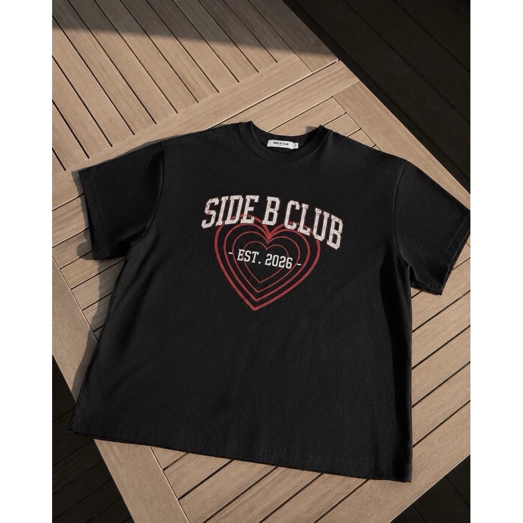 SIDE B CLUB เสื้อยืด Boxy Tee สีดำ รุ่น LOVE SIGNAL | 100% Cotton Unisex