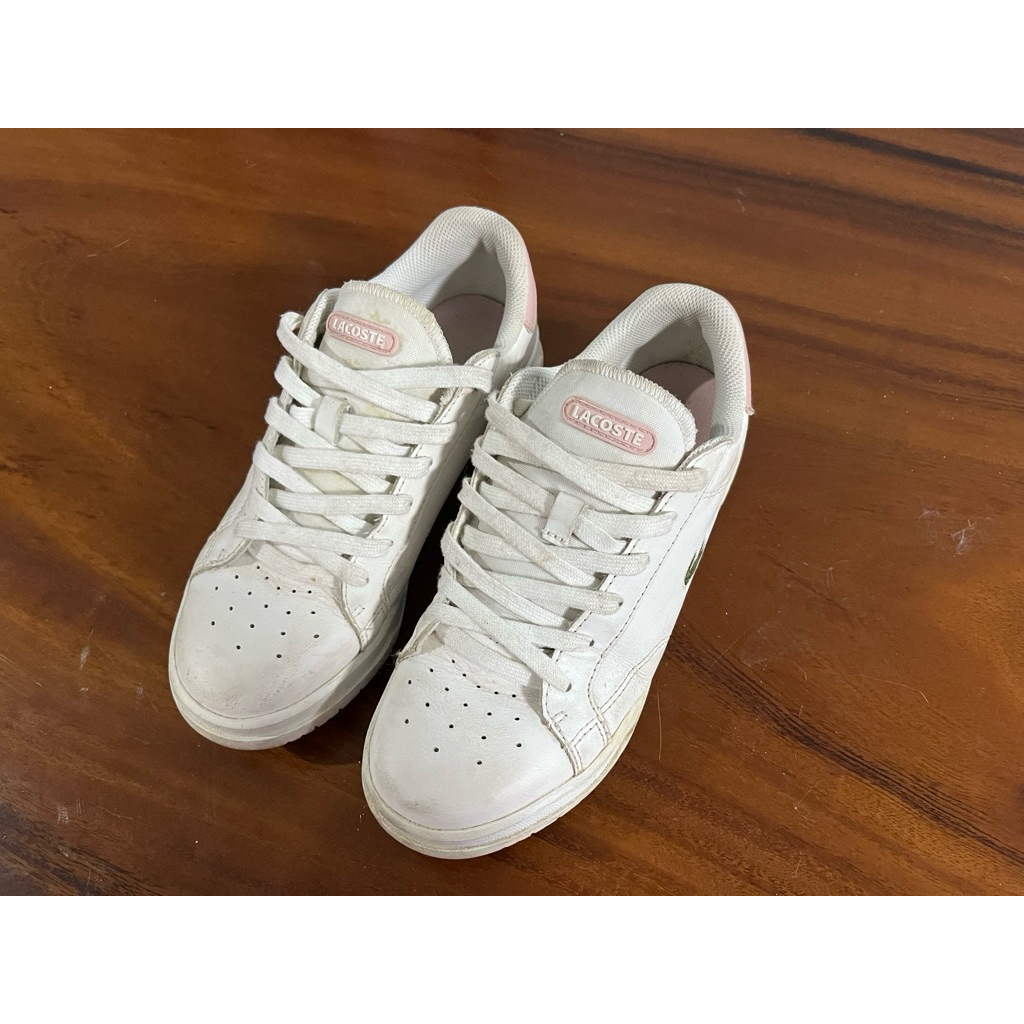ส่งต่อรองเท้าLacosteแท้เบอร์37