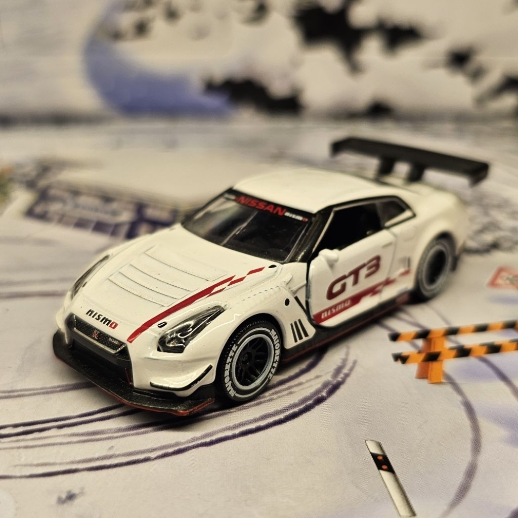 โมเดล รถของเล่น Majorette Nissan GTR R35 GT3 Nismo สีขาวหนวดแดงGT3 นอกแพ็ค รถสวย หายาก
