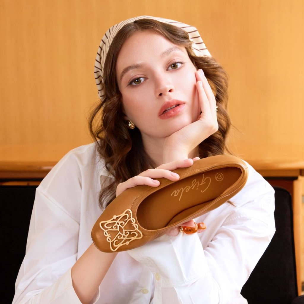 LA BELLA รองเท้าคัชชูหนังแกะ รุ่น GISELA HEART GOLD รูปที่ 5