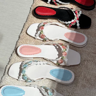 La Reis FLORIE sandals (แตะสวมคาดสายดอกไม้) หน้าเท้ากว้าง +1 ไซส์ สีชมพู,ฟ้า,แดง หน้าเท้ากว้าง +1 ไซส์