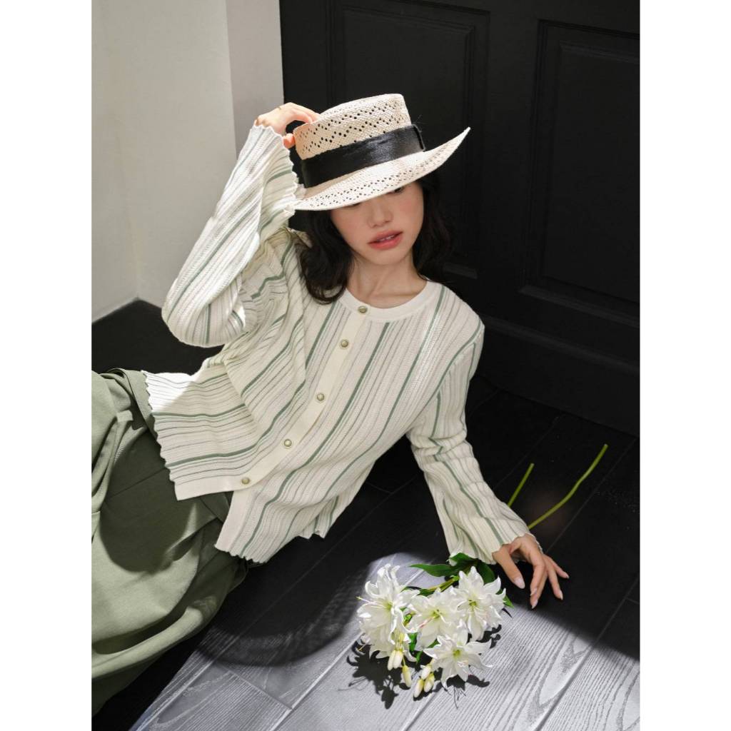 [Preorder] KUOSE : Vertical Striped Cardigan