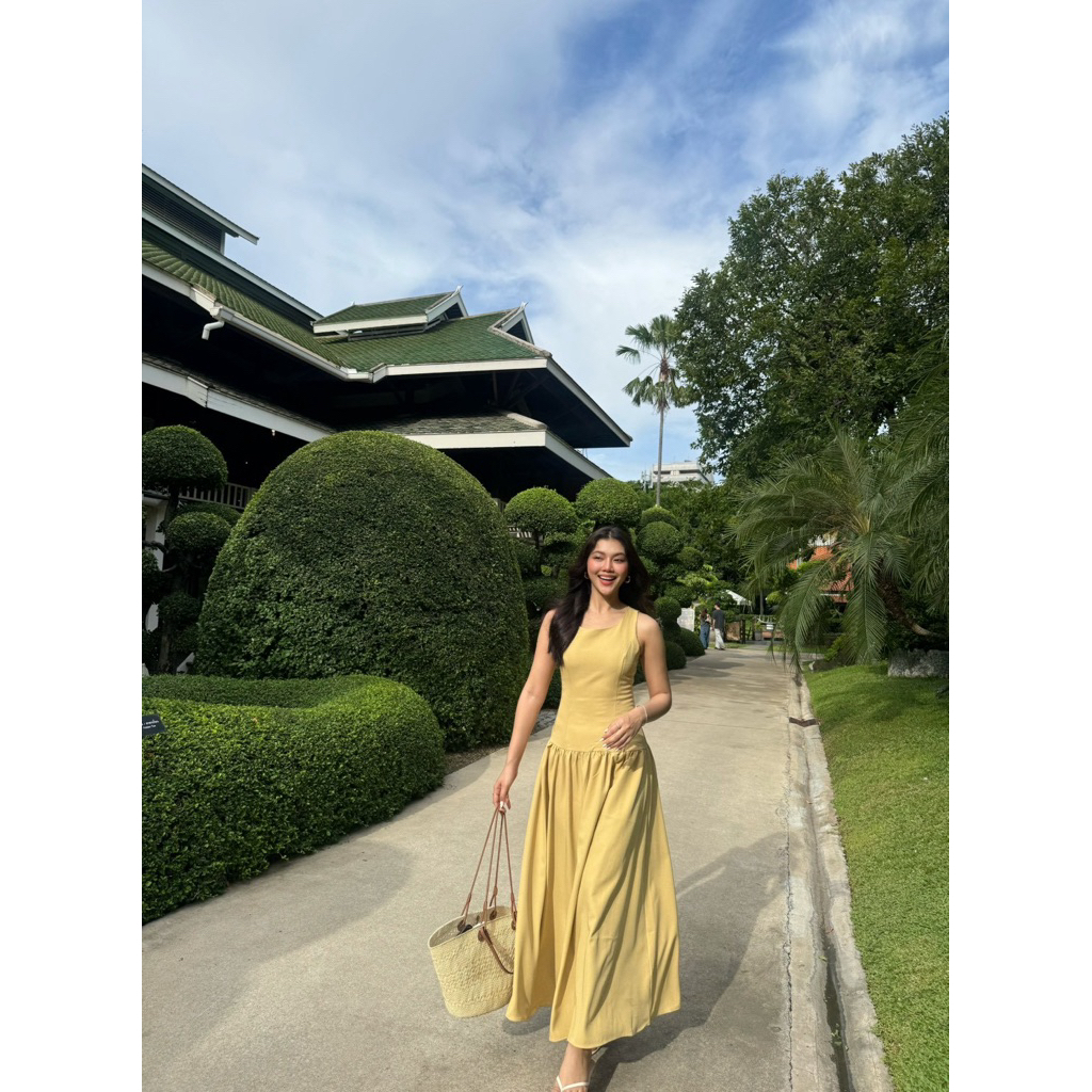 Brooklyn Dress บรูคลิน เดรส เดรสยาวคอกลม กระโปรงมีความจีบๆ ทรงพริ้ว สวยมาก ใส่ออกงานได้ every day look ได้
