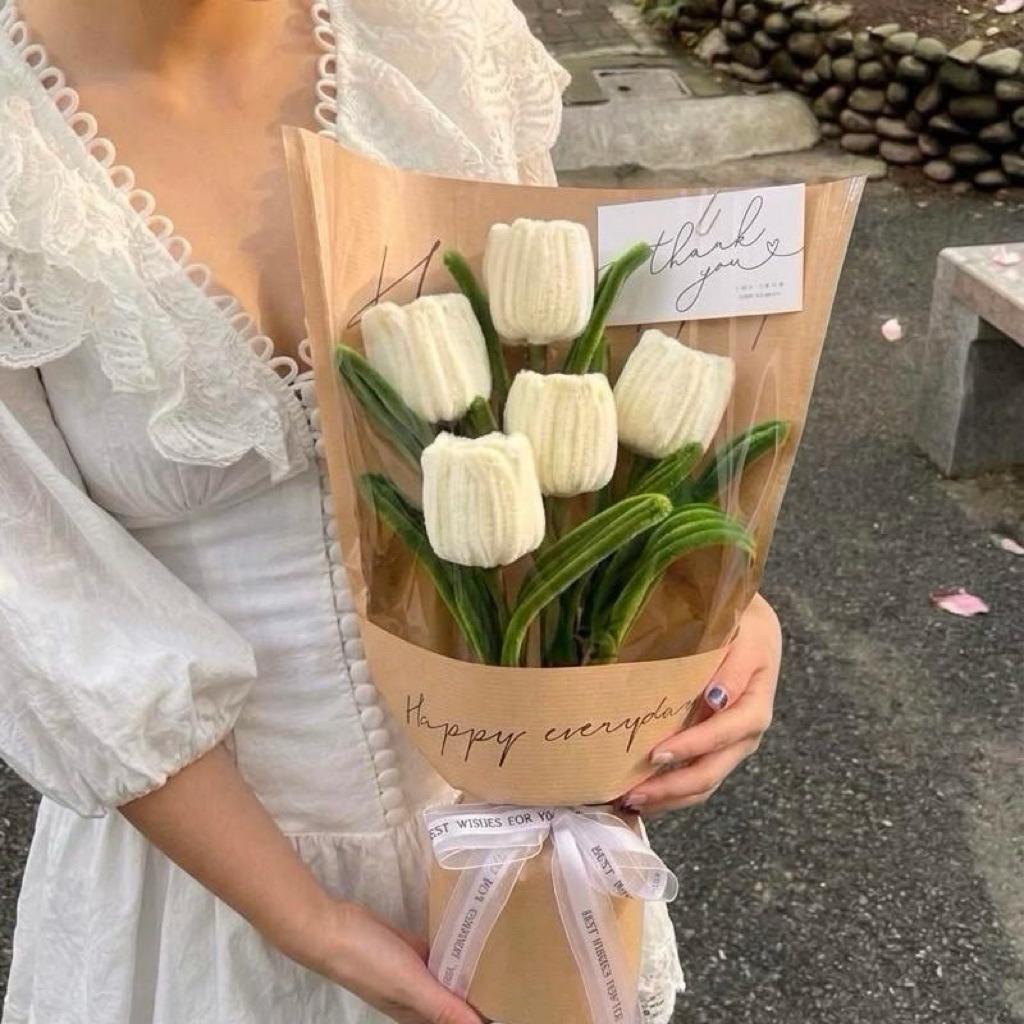 ทิวลิปสีขาว ความรักที่บริสุทธิ์ การให้อภัย และการเริ่มต้นใหม่ สำหรับการให้ของขวัญ