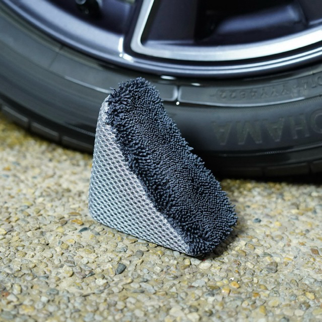 ฟองน้ำเคลือบยางทรงสามเหลี่ยม (Tire Dressing Applicator)