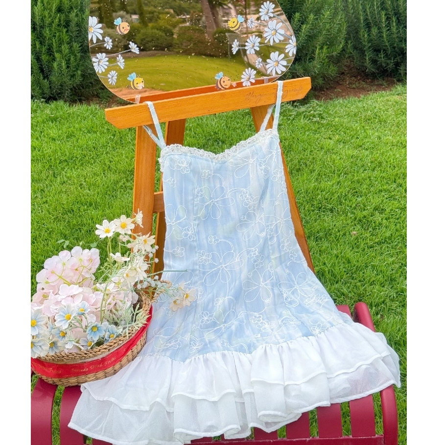 🦢 Girlonclouds Odette dress 🪞🪽 เดรสสายเดี่ยวลินิน ʚ♡ɞ ชายระบายชีฟอง แต่งลูกไม้อก ไปออกเดท ไปคาเฟ่