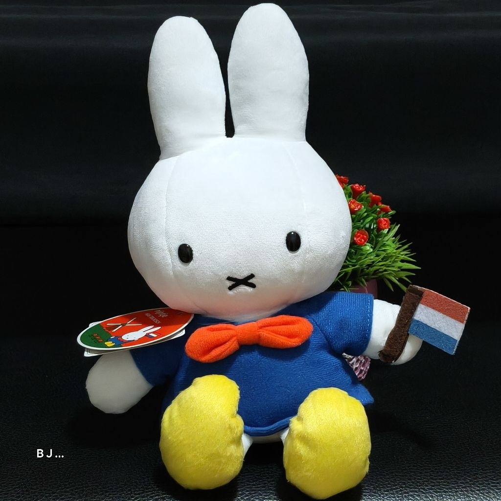 ตุ๊กตา Miffy ถือธง Huis Ten Bosch น่ารัก แท้💯