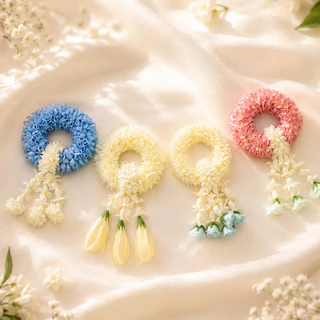 ✨พร้อมส่ง พวงมาลัยจากกลีบผ้า HANDCRAFTED สำหรับเป็นของขวัญวันแม่