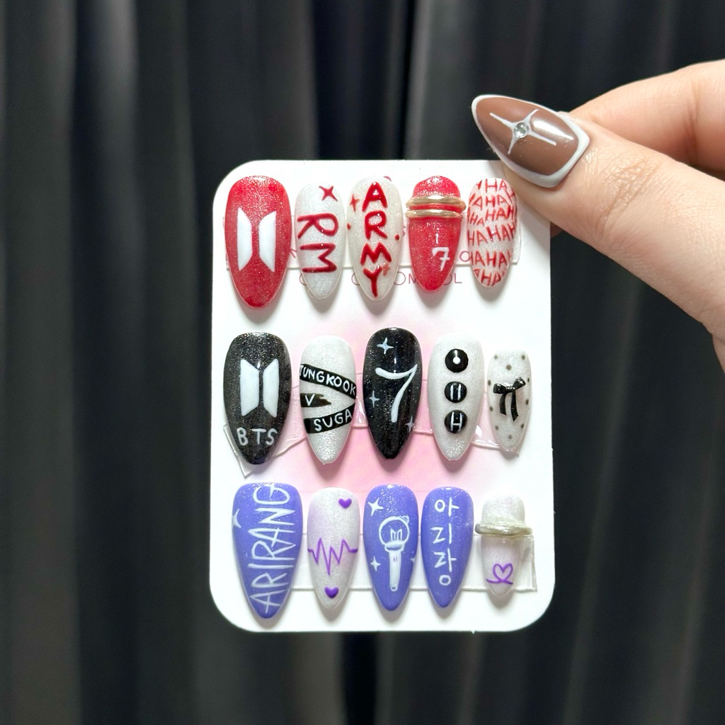เล็บปลอมสำเร็จรูปธีม BTS เลือกลายได้ตามใจ พร้อมติด Custom ไซส์ได้