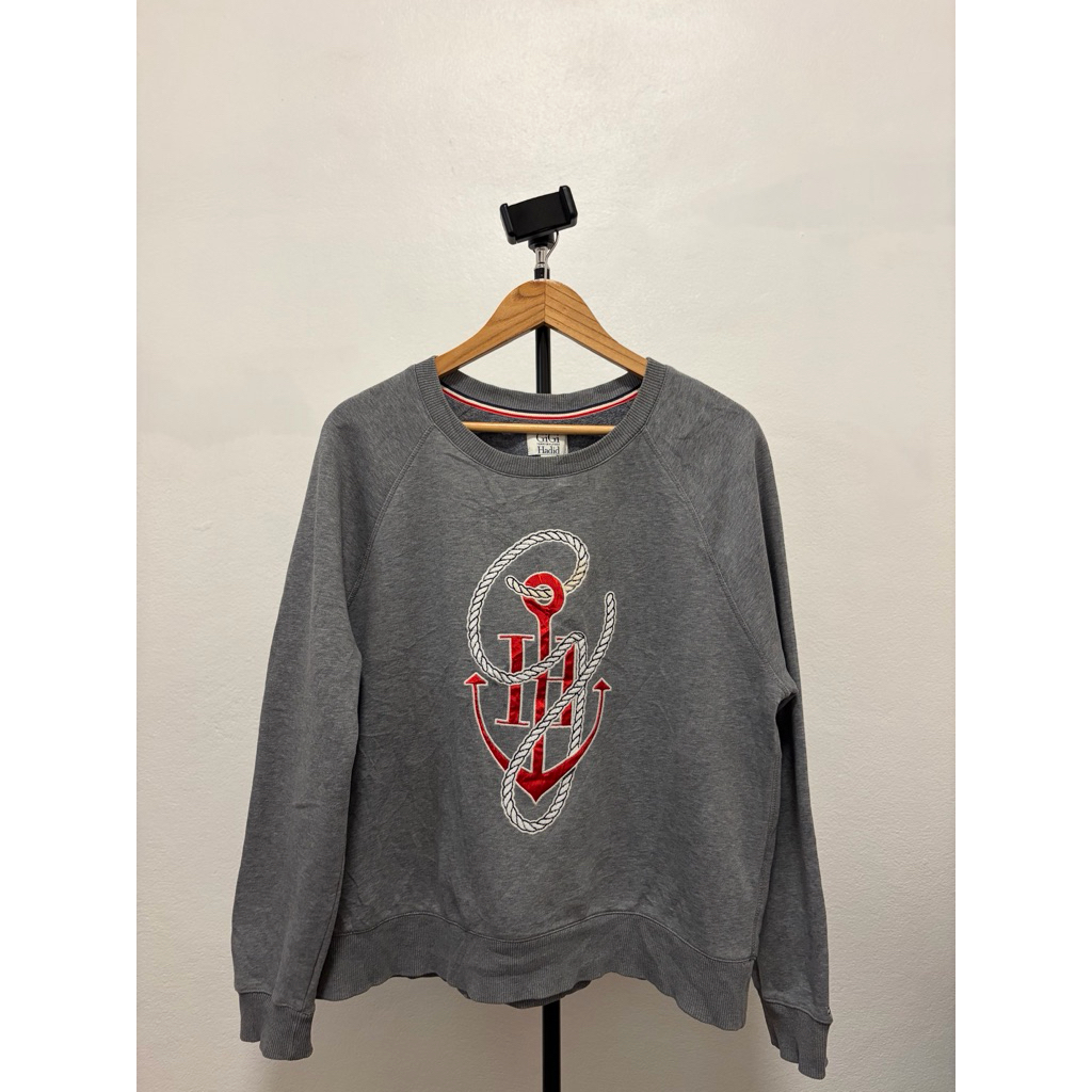 เสื้อมือสอง แบรนด์ Tommy hilfiger x GiGi Hadid