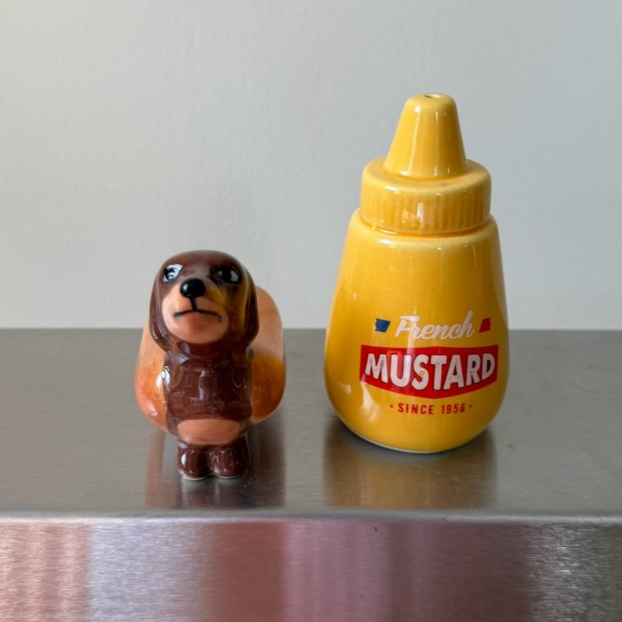 BON BON projects - Dachshund & Mustard salt and pepper - ที่ใส่เกลือพริกไทยรูปดัชชุนและมัสตาส