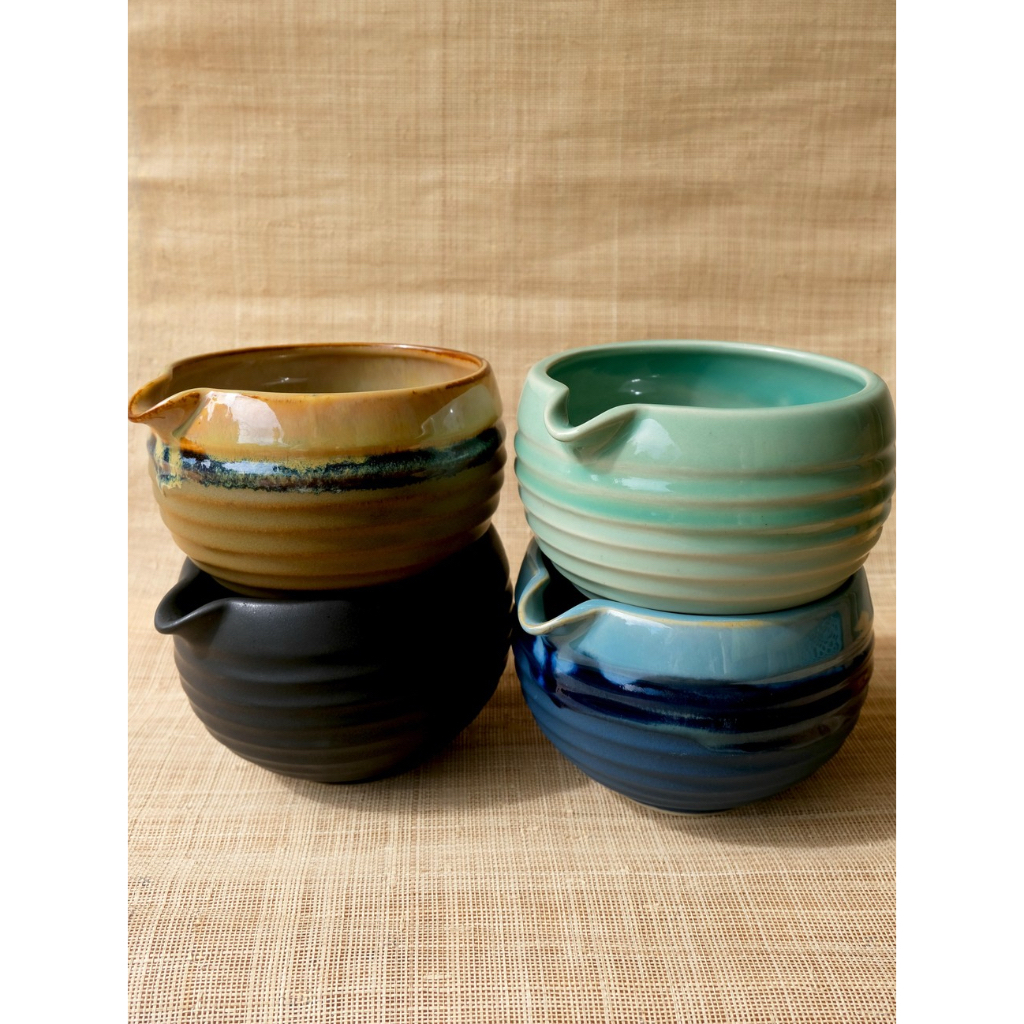 Araya Clay & Craft ถ้วยชงชา Matcha รุ่น Mizu (ลอนเล็ก) สำหรับคนรักมัทฉะ ถ้วยชงชาเขียว ดีไซน์คล่องมือ