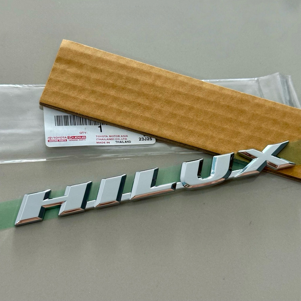 แท้ศูนย์ 💯% โลโก้ HILUX Tiger สีโครเมี่ยม ขนาด 16.5x1.5cm (IR-75361-04010)