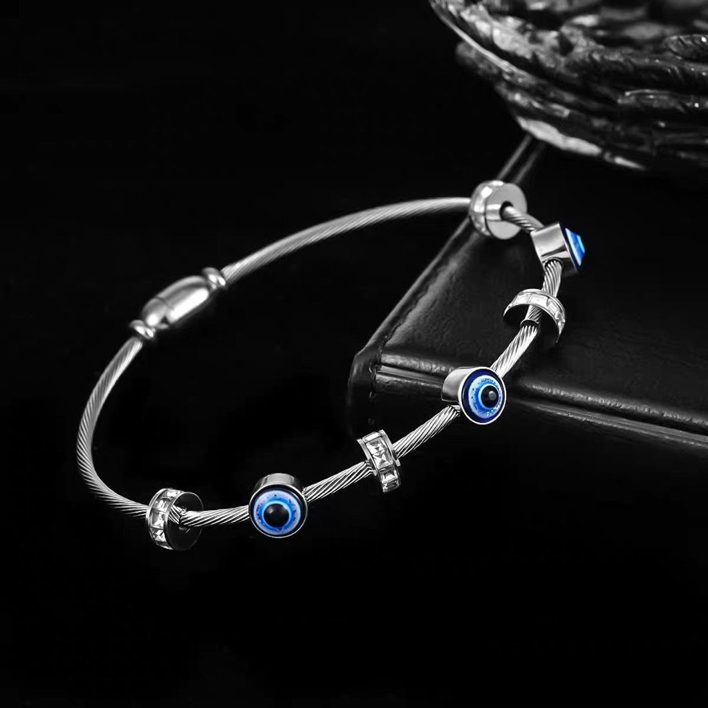 VIIVARA กำไลข้อมือ สีเงิน Evil eye ป้องกันพลังงานลบ โดนน้ำได้ ไม่ลอก ไม่ดำ สร้อยข้อมือ กำไลข้อมือแฟชั่น [พร้อมส่งจากไทย]