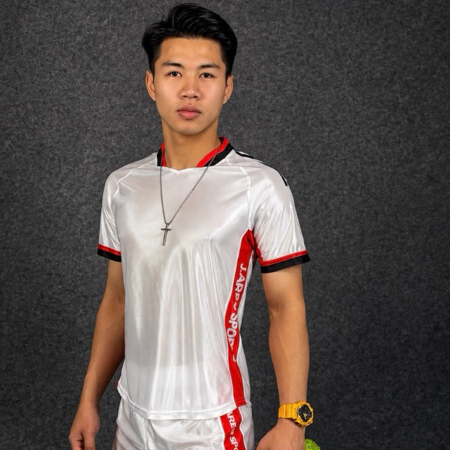 เสื้อ_jAreo_ผ้ามันเงาบาง_สีขาว_แถบแดง