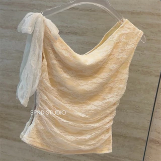 SPND【พร้อมส่ง】LACEY Bow TOP เสื้อลูกไม้เปิดไหล่ผูกโบว์ข้าง มี2สี (A9507)