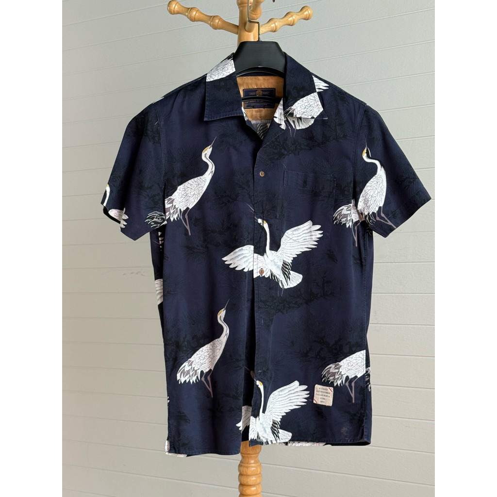 เสื้อ Hybrid Outfitters