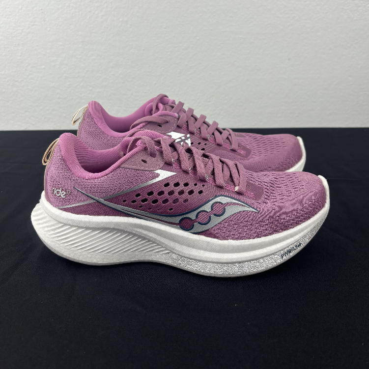 [ซื้อแล้วไม่รับเปลี่ยนคืนทุกกรณี] (สินค้ามีตำหนิ ไม่มีกล่อง) Saucony Ride17 รองเท้าวิ่ง (สำหรับผู้หญ