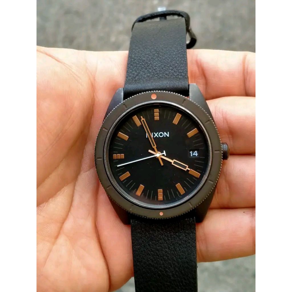นาฬิกา Nixon ถ่าน สภาพดี เดินดี ใช้งานปกติ