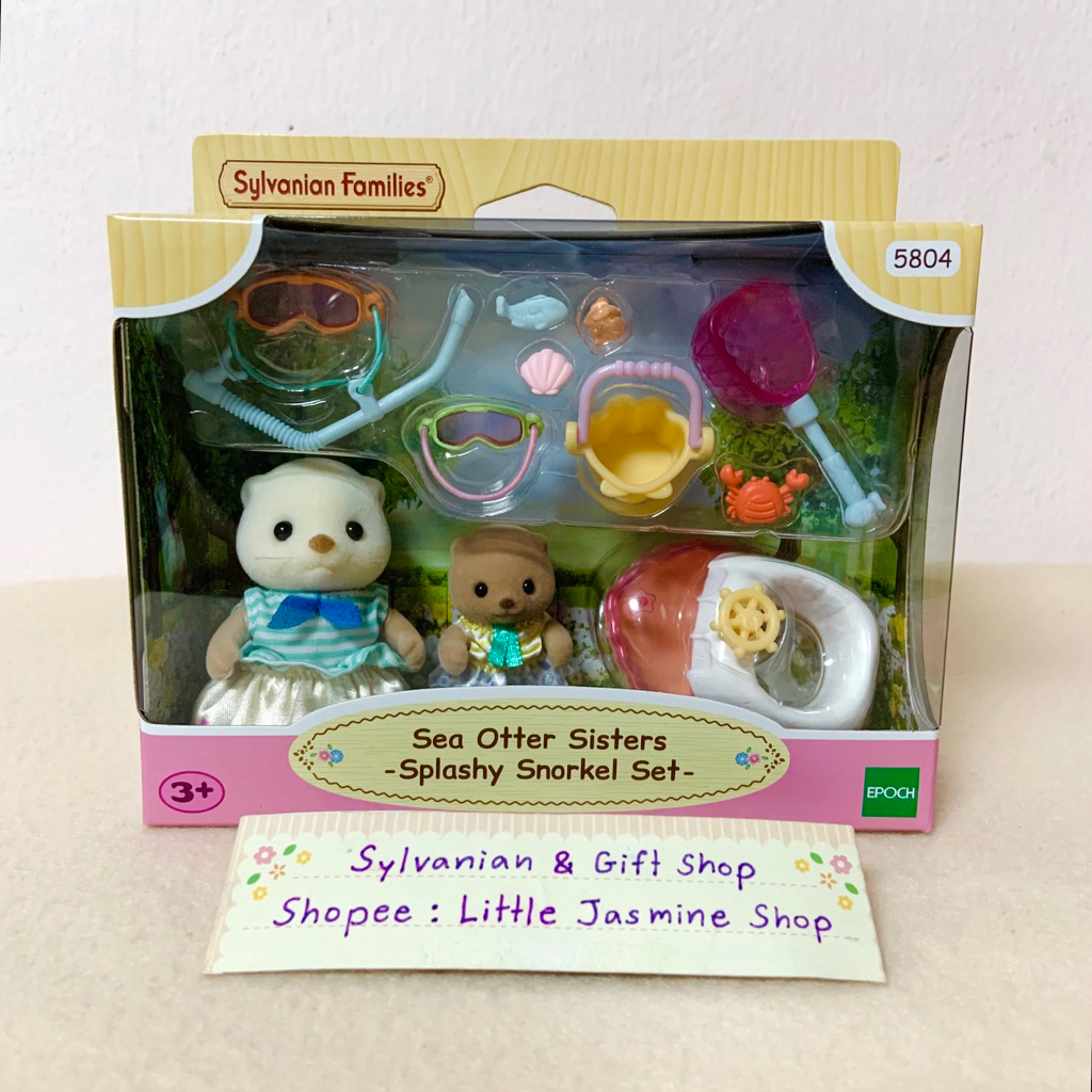 🏠 ตุ๊กตาคู่พี่น้องนากทะเล และอุปกรณ์ดำน้ำ เรือ ซิลวาเนียน Sea Otter Sisters - Splashy Snorkel Set : Sylvanian บ้านตุ๊กตา