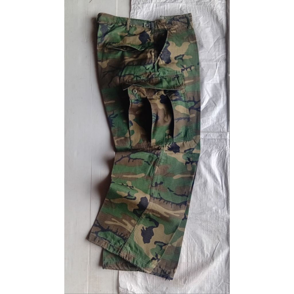 กางเกงทหารกระเป๋าเฉียงตองแก่ปี1970us.armyไซส์LARGE-SHORT